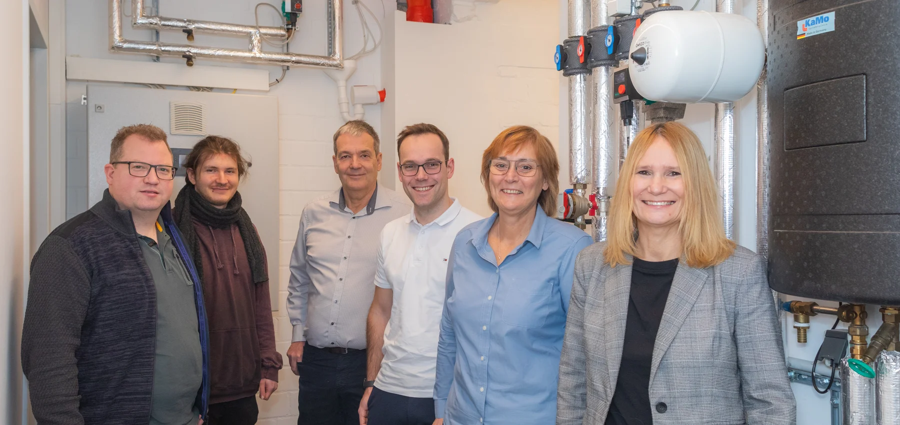 Das HTec-Team gemeinsam in einer Technikzentrale
